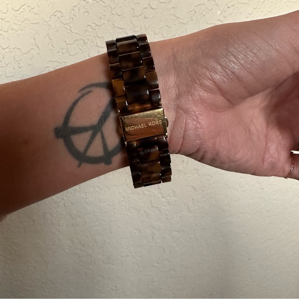 Michael Kors Tortoise Shell Watch - Picture 3 of 10